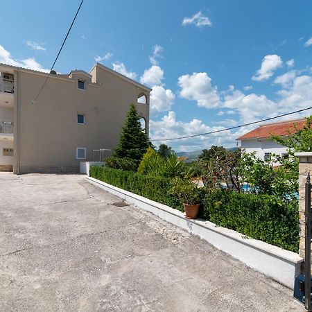 Apartments Brico - Heated Pool Trogir Exterior photo