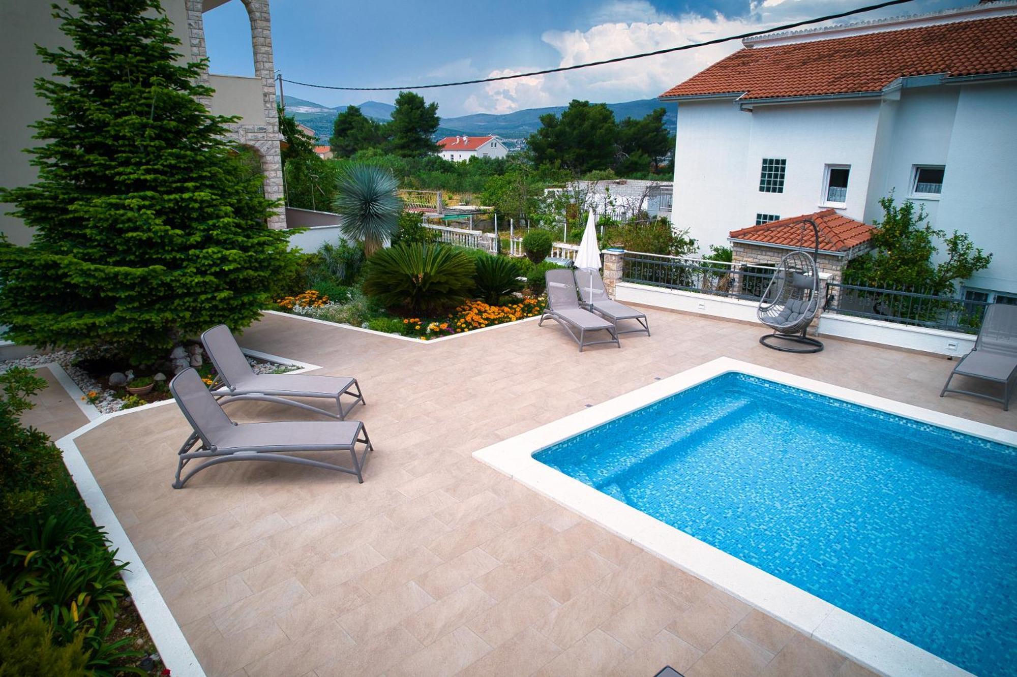 Apartments Brico - Heated Pool Trogir Exterior photo