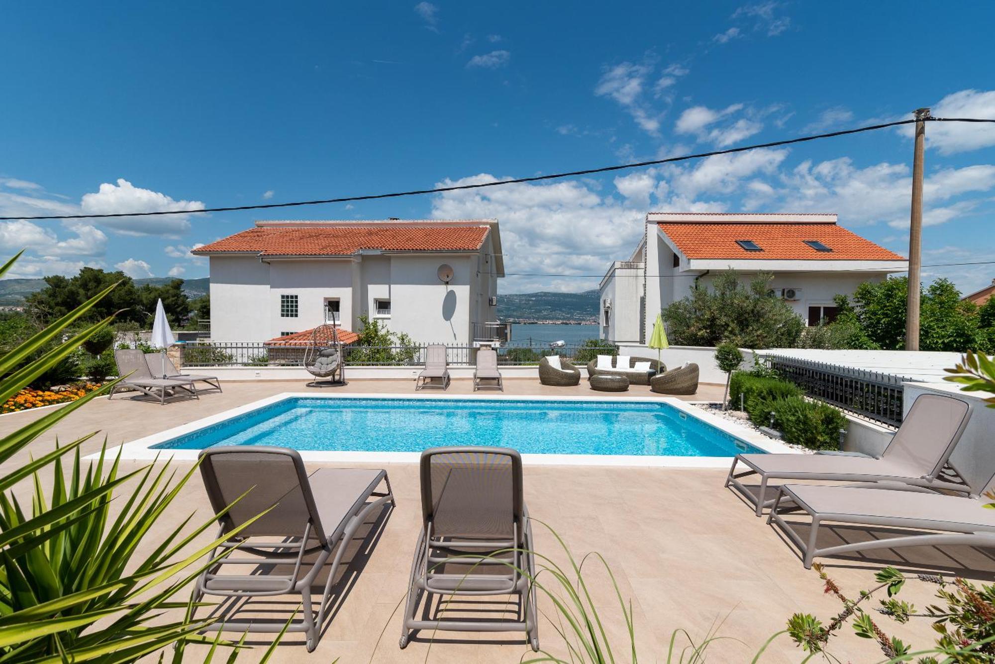 Apartments Brico - Heated Pool Trogir Exterior photo