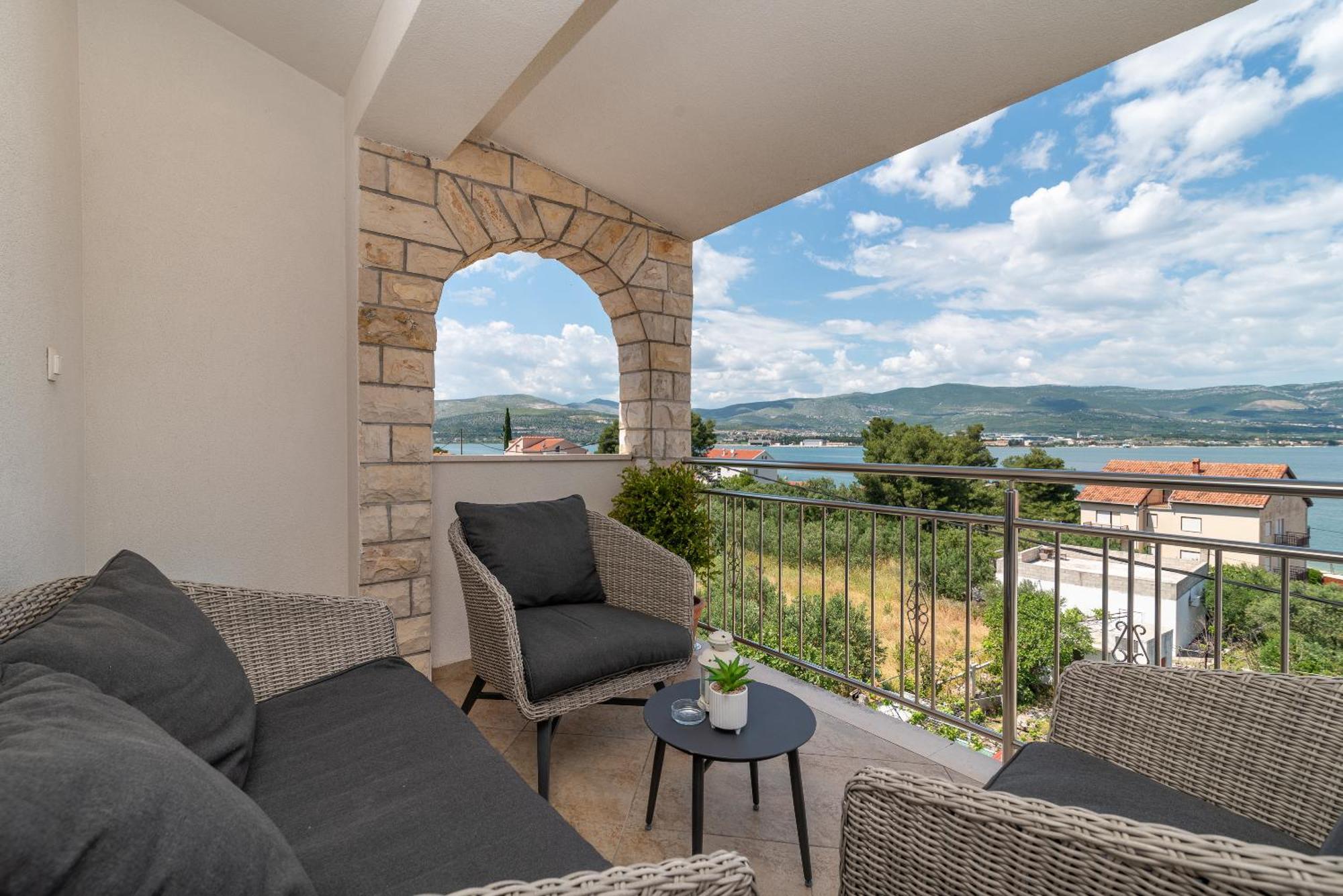 Apartments Brico - Heated Pool Trogir Exterior photo
